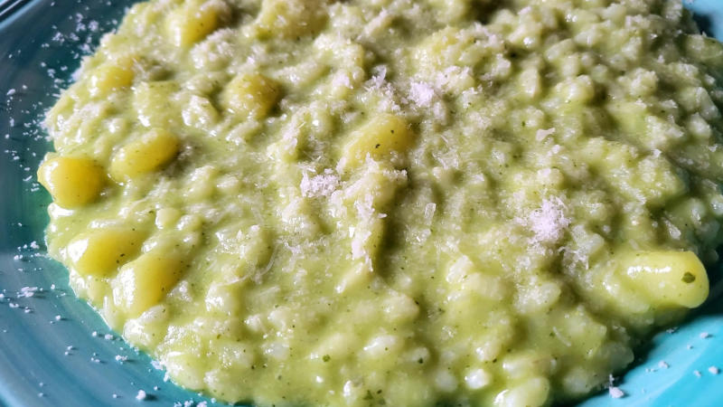 Risotto con pesto e patate